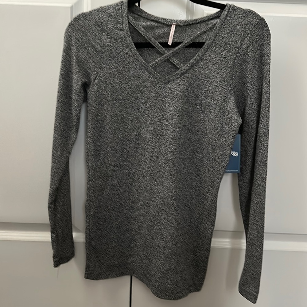 cross v neck long sleeve